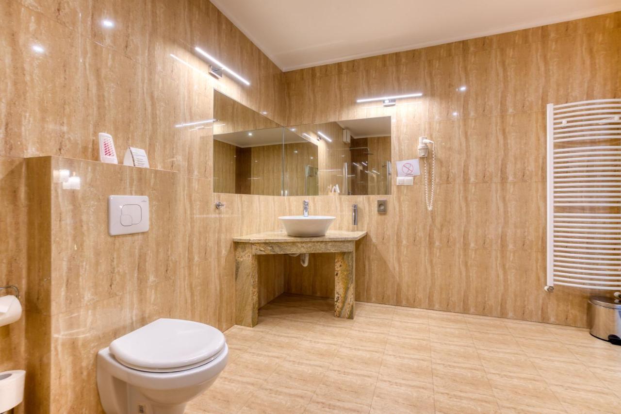 Hotel & Spa Bialy Dom Пшишовице Экстерьер фото